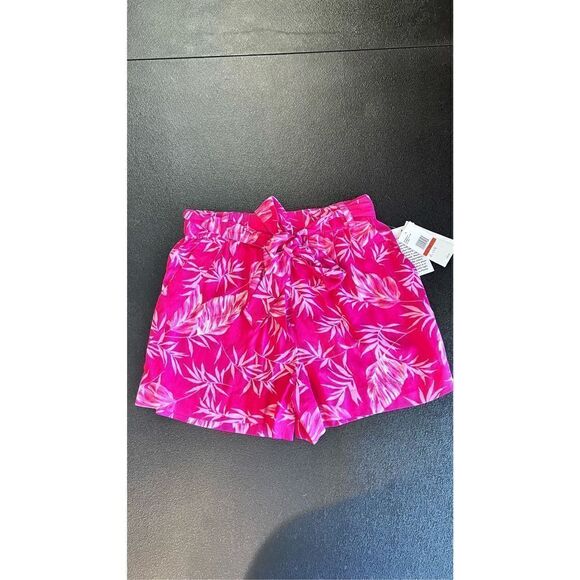 assistant   - Picture 1 of 9